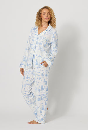 A lady wearing Winter Wonderland Long Sleeve Classic Stretch Jersey Pj Set
looking side