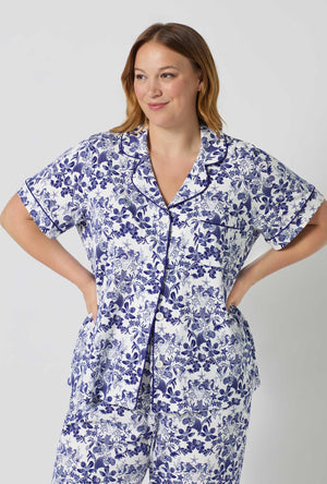 A lady wearing plus size Under The Sea Short Sleeve Classic Stretch Jersey Cropped Pj Set closer look