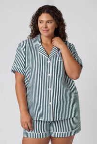A lady wearing plus size Green Signature Stripe Short Sleeve Classic Woven Cotton Sateen Shorty Pj Set closer look