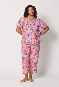 A lady wearing plus size Pink Short Sleeve Classic Woven Cotton Poplin Cropped Pj Set front view