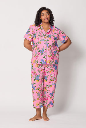 A lady wearing plus size Pink Short Sleeve Classic Woven Cotton Poplin Cropped Pj Set front view
