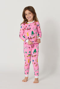 A girl wearing Holiday On Fifth Long Sleeve Stretch Jersey Kids Pj Set