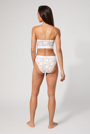 A lady wearing White Stretch Lace Bandeau