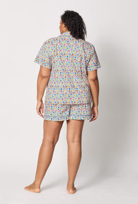 A lady wearing plus size Multi-Color and  Pink Short Sleeve Classic Woven Cotton Poplin Shorty Pj Set back view