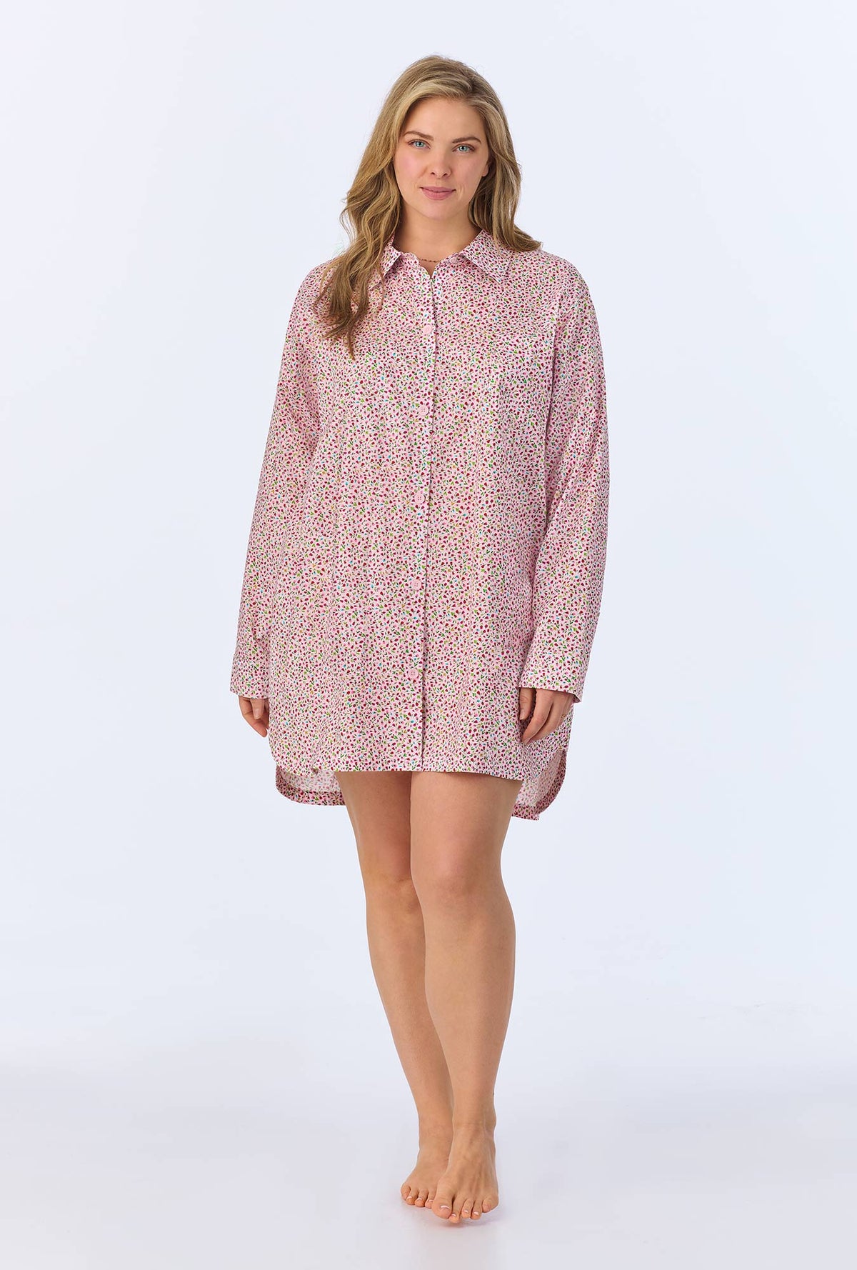 A lady wearing Willow Ditsy High Low Woven Cotton Poplin Boyfriend Shirt